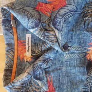 Men's 2XL 100% Silk Tommy Bahama spring/summer/fall button-down Vacay Fun Shirt.